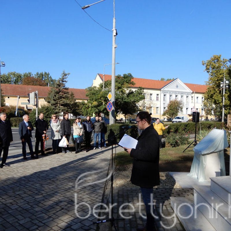 Emléktábla avatás 05